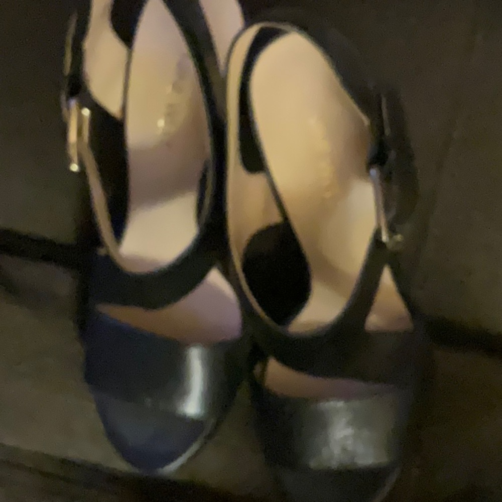 Nine West Size 6 Blk leather shoes
